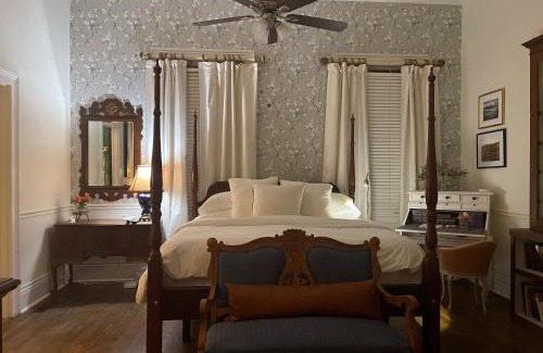 Columbia Bed & Breakfast | Chesnut Cottage Inn Bed & Breakfast