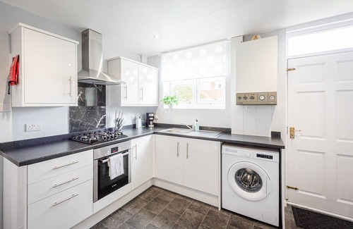 Blacon House | Chester 3 bedroom home close to city, TV in every bedroom, sleeps 5 by Restfully