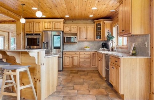 Hillsdale Cabin | Chester by AvantStay | Amazing Views, Secluded Home, A True City Escape!