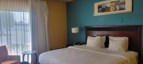 Sharonville Hotel | Chester Inn & Suites