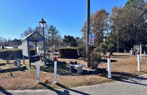 Chesterfield Hotel | Chesterfield Hotel by OYO Hwy 9