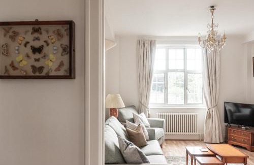 Kensington Apartment | Chestnut Blossom - 1 Bedroom in Kensington