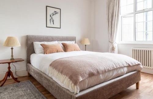 Kensington Apartment | Chestnut Blossom - 1 Bedroom in Kensington