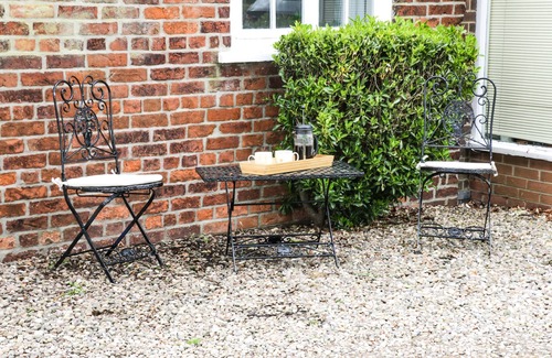 Staxton Cottage | CHESTNUT COTTAGE, pet friendly, country holiday cottage in Filey