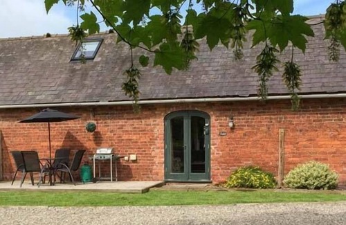 Ellesmere Cottage | CHESTNUT COTTAGE, pet friendly, with a garden in Ellesmere