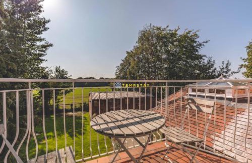Maidenhead House | Chestnut Cottage - Stunning Countryside Views! PARKING, 4 BED, 3 BATHROOMS