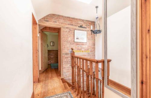 Maidenhead House | Chestnut Cottage - Stunning Countryside Views! PARKING, 4 BED, 3 BATHROOMS
