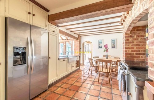 Maidenhead House | CHESTNUT COTTAGE ❤ WINDSOR COUNTRYSIDE ESCAPE