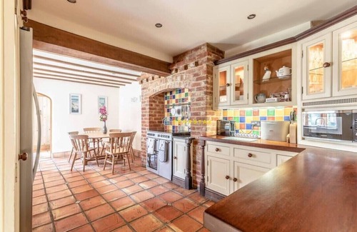 Maidenhead House | CHESTNUT COTTAGE ❤ WINDSOR COUNTRYSIDE ESCAPE