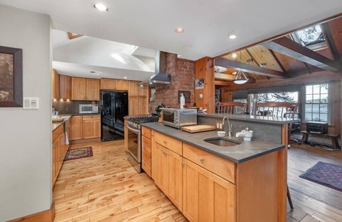 Alton Bay Cottage | Chestnut Cove Cottage- Winnipesaukee - Alton