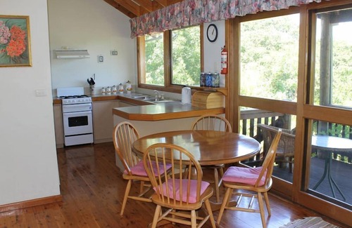Balingup Cottage | Chestnut Hill Cottage Balingup