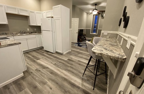 Osceola Apartment | Chestnut on the square, unit B