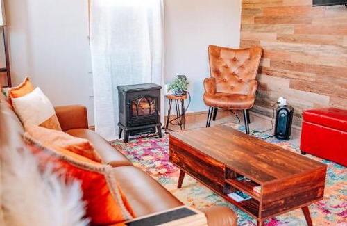 Fieldale House | Chestnut View Cottage - 2BR, Private, Quiet, Professional Hosts, Smart TVs, Full Kitchen, and More!