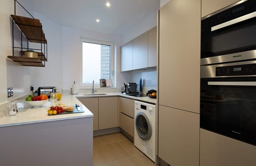 Courtfield Apartment | Cheval Gloucester Park at Kensington