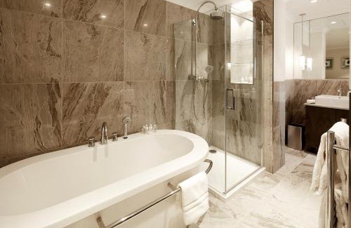 Queen's Gate Apartment | Cheval Hyde Park Gate