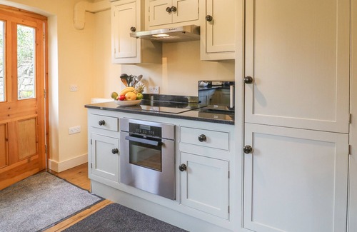 Belper Cottage | CHEVIN VIEW, pet friendly, character holiday cottage in Belper