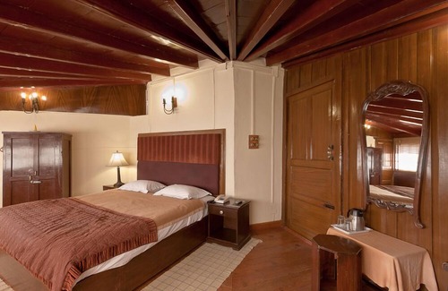 Majkhali Hotel | Chevron Rosemount