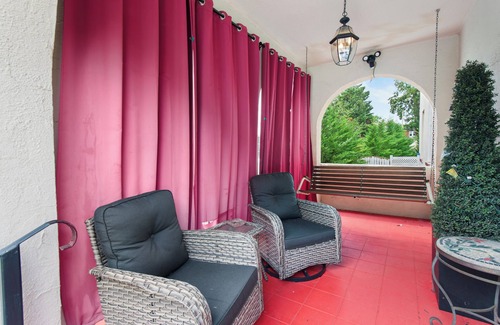 Northwest House | Chevy Chase 1920 charm 4 luxury bedrooms Spanish colonial close to everything,