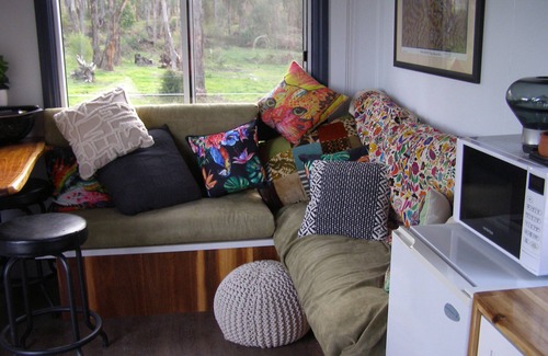 Nyora House | Chevy Tranquil Tiny Farm Stay,Loch ,Rail Trail , pit stop to Philip Island -Prom
