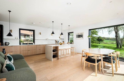 Barrow Gurney Villa | Chew Valley View - Seven Bedroom Villa, Sleeps 14
