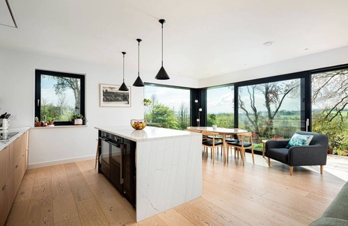 Barrow Gurney Villa | Chew Valley View - Seven Bedroom Villa, Sleeps 14