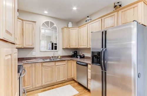 Cheyenne Apartment | Cheyenne Blue Painted Lady