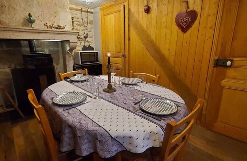 Humes House | Chez Émile Logement Entier, 2 Chambres, Jardin Privé