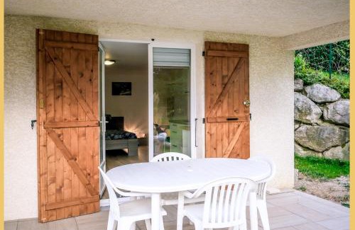 Perrignier Apartment | Chez Bert I Studio I Perrignier