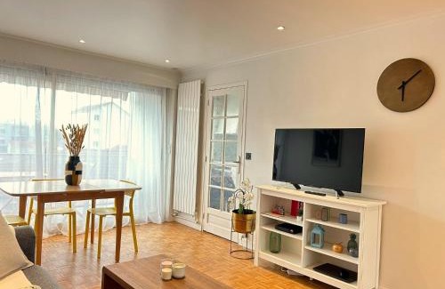 Adamville Apartment | Chez Carnot Centre d'Adamville