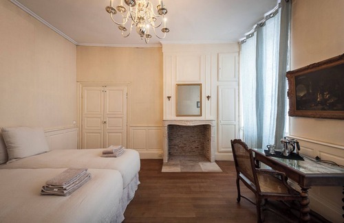 Saint-Amand-Montrond Bed & Breakfast | Chez Diane Mansion for 12 people, ideal for a stay in Central France