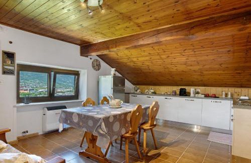 Pont Suaz Apartment | Chez Emilia Mansarda