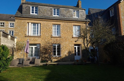 Avranches House | Chez Fabienne et Olivier, chambre privative avec SDB et WC, Avranches Baie du Mont Saint Michel