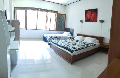 Hegarmanah House | chez FAUSTINE