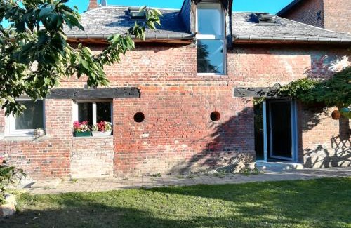 Servaville-Salmonville House | Chez Flo