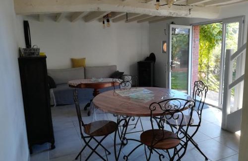 Servaville-Salmonville House | Chez Flo