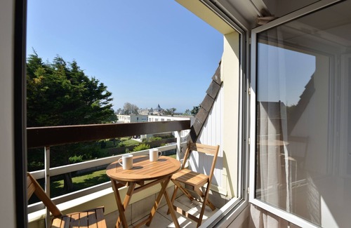 Saint-Regnobert-de-la-Cote-de-Nacre Apartment | Chez Flora - Appartement pour 4