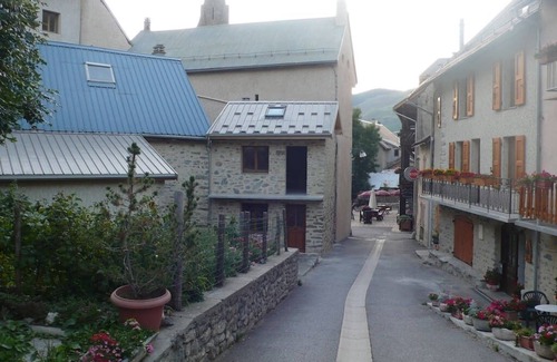 Villar-d'Arene House | Chez Jean Pierre - Room 1pers. in a 17th century house - n ° 6