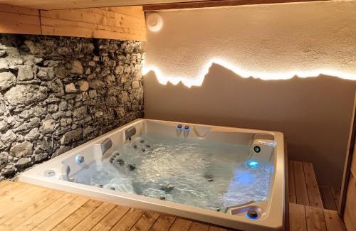Samoens Apartment | Chez Léon Jacuzzi et sauna