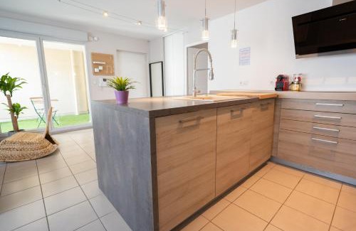 Leon Blum - Bon Coin Apartment | Chez Léon - Métro, Bus, Garage Double, 6 Personnes