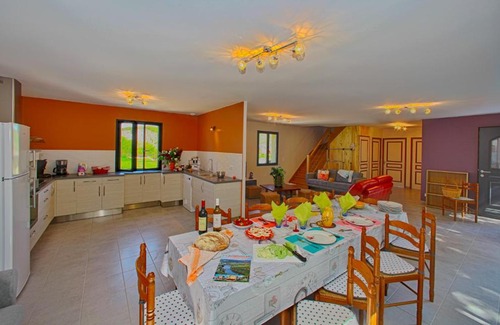 Lacave House | Chez Léontine grand gîte