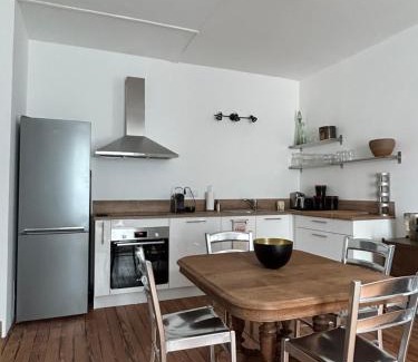 Cosne-Cours-sur-Loire Apartment | Chez La Vieille Dame