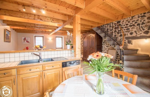 Chanat-la-Mouteyre House | Chez le Cagnat - Chanat LA Mouteyre