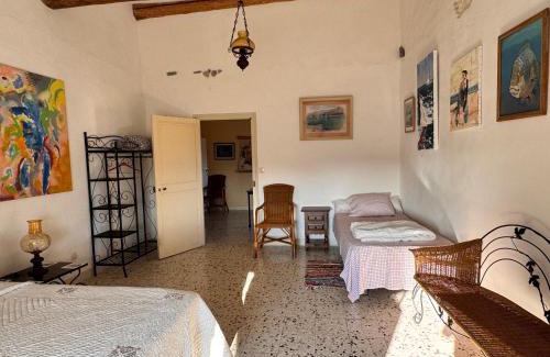 Servian House | Chez les artistes