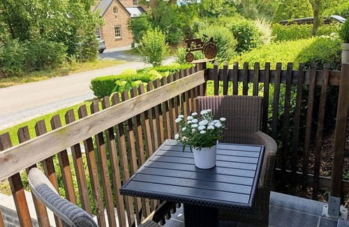 Eprave Apartment | Chez les Petits Studio in the countryside. Pets allowed