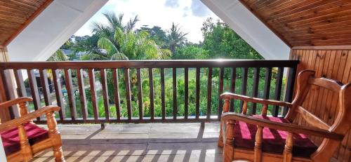 La Digue Villa | CHEZ MARVA Grande Villa Corossol 3 à 12 personnes
