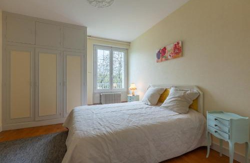 La Ville-aux-Clercs Apartment | Chez Maryse et Guy - Bel Appt pour 4 avec jardin