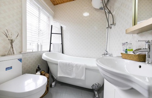 Huaihai Road Commercial Area Apartment | Chez moi 新天地思南公馆法式洋房