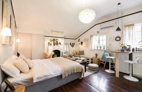 Huaihai Road Commercial Area Apartment | Chez moi 新天地思南公馆法式洋房