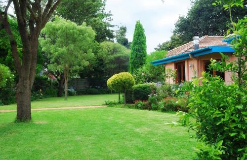 Dundee House | Chez Nous Bed and Breakfast & Self Catering