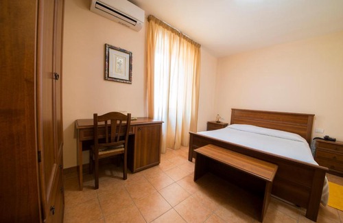 Matelica Hotel | Chez Nous srl